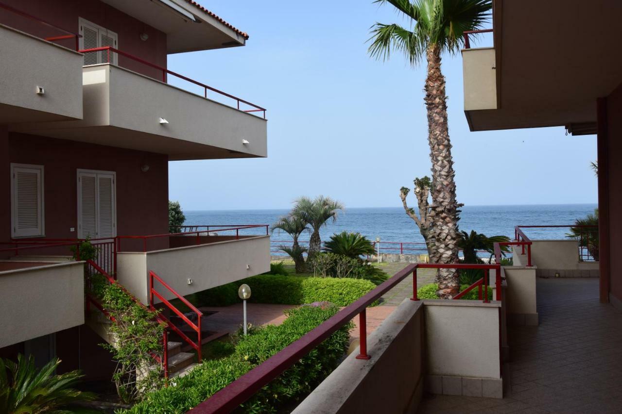 Seahome Riposto Exterior photo